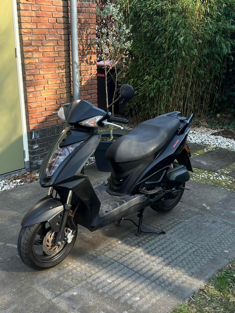 Kymco agility rs 50 (zonder papieren, voor onderdelen.), Fietsen en Brommers, Scooters | Kymco, Ophalen, Gebruikt, Benzine, Agility
