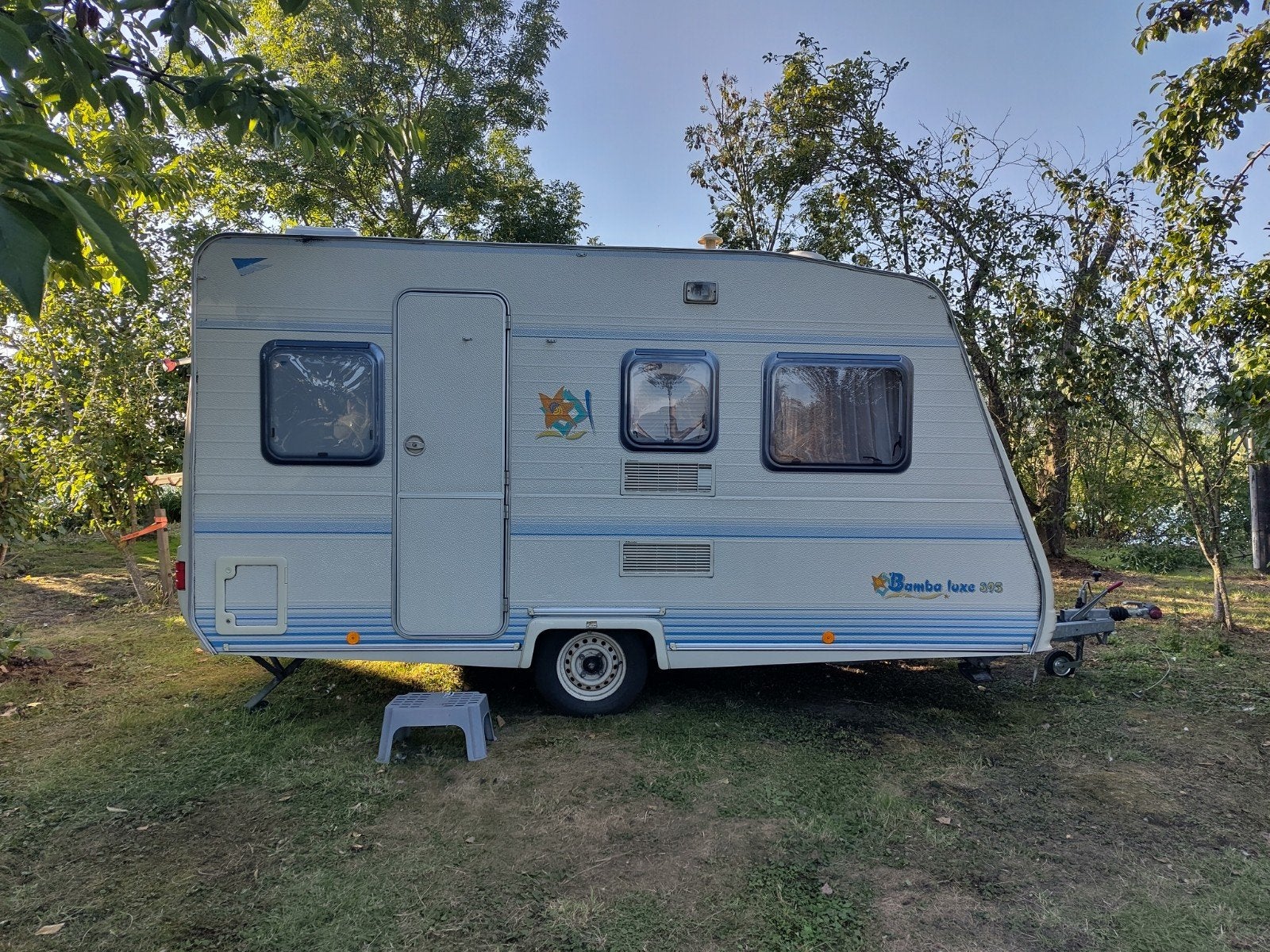 Caravelair Bamba 395 de luxe, Omvormbare zithoek, Treinzit, 750 - 1000 kg, Particulier