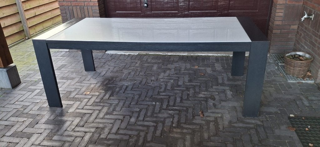 Te koop: zwart met witte (glas) eettafel merk Hulsta, Ophalen, Gebruikt, Glas, 200 cm of meer