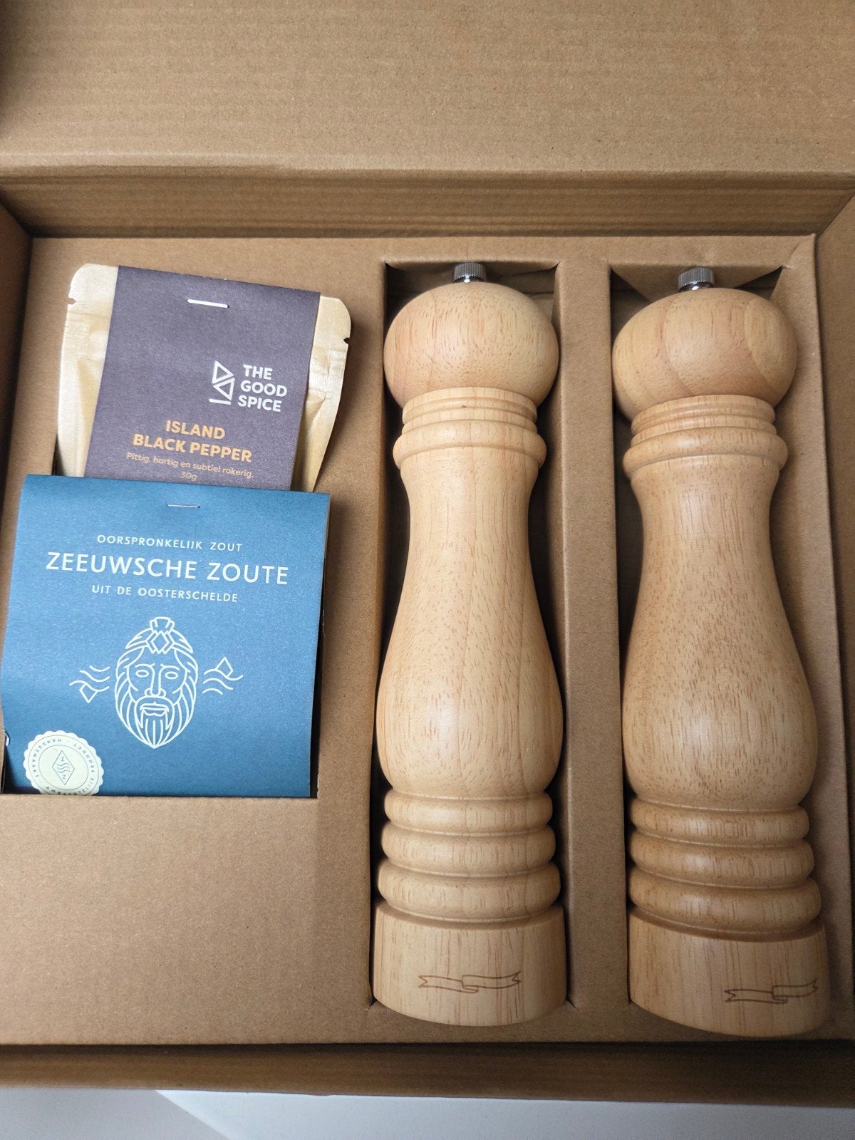 Houten peper- en zoutmolen set met kruiden, Huis en Inrichting, Keuken | Keukenbenodigdheden, Overige typen, Hout, Nieuw, Ophalen of Verzenden