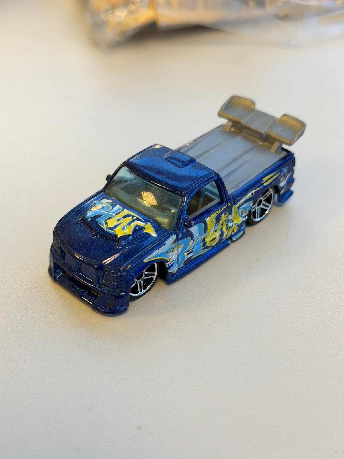Hot Wheels Super Tuned Pickup Truck car Graffiti 2000 1:64, Auto, Ophalen of Verzenden, Zo goed als nieuw, H