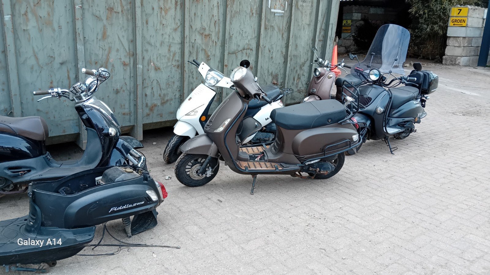 Diverse scooters - onderdelen of opknappers, Fietsen en Brommers, Ophalen of Verzenden, Gebruikt, Benzine, SYM