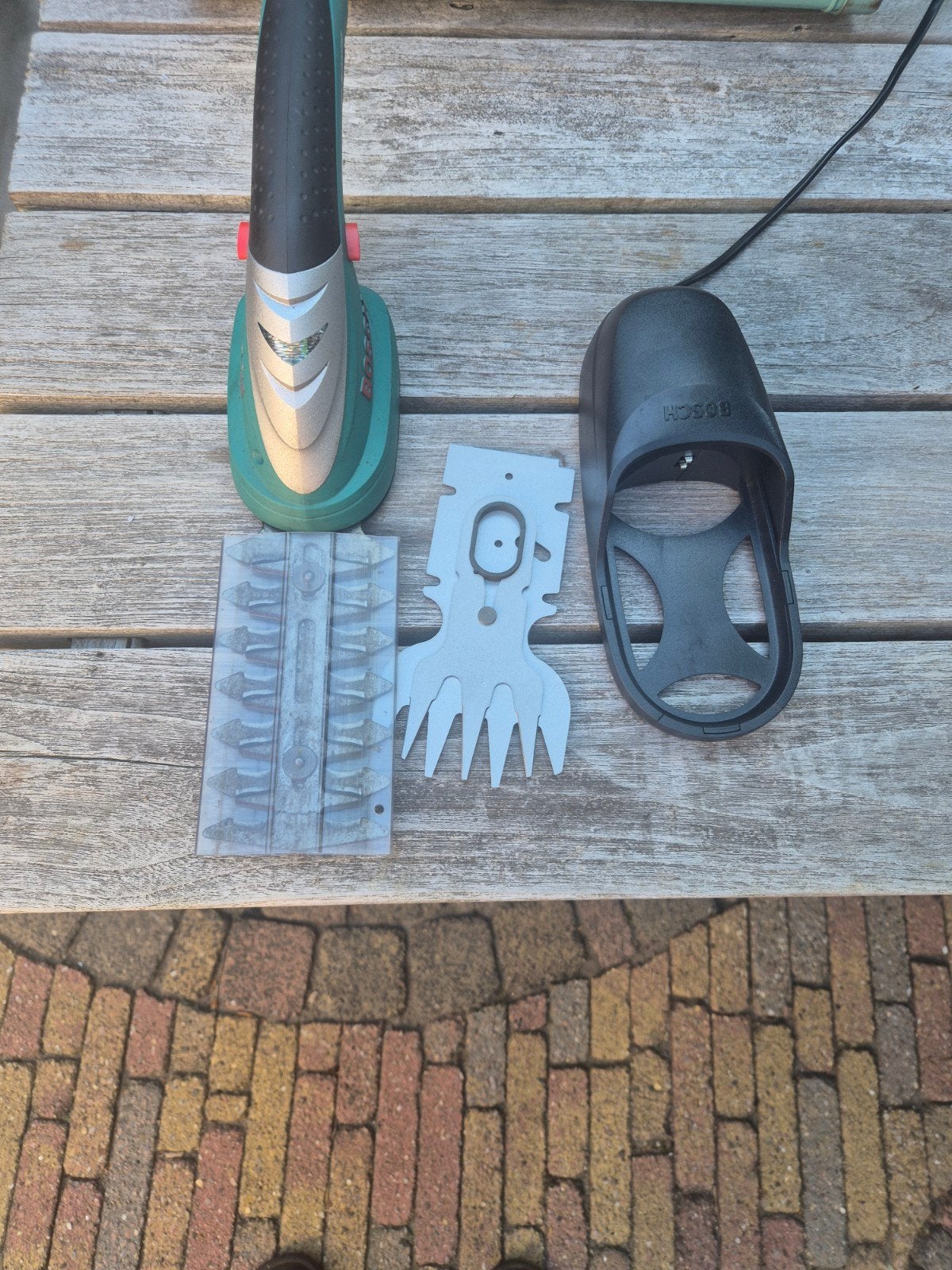 Bosch Isio Accu Gras- en Buxusschaar 2-in-1, Tuin en Terras, Ophalen of Verzenden, Gebruikt, Accu, Bosch