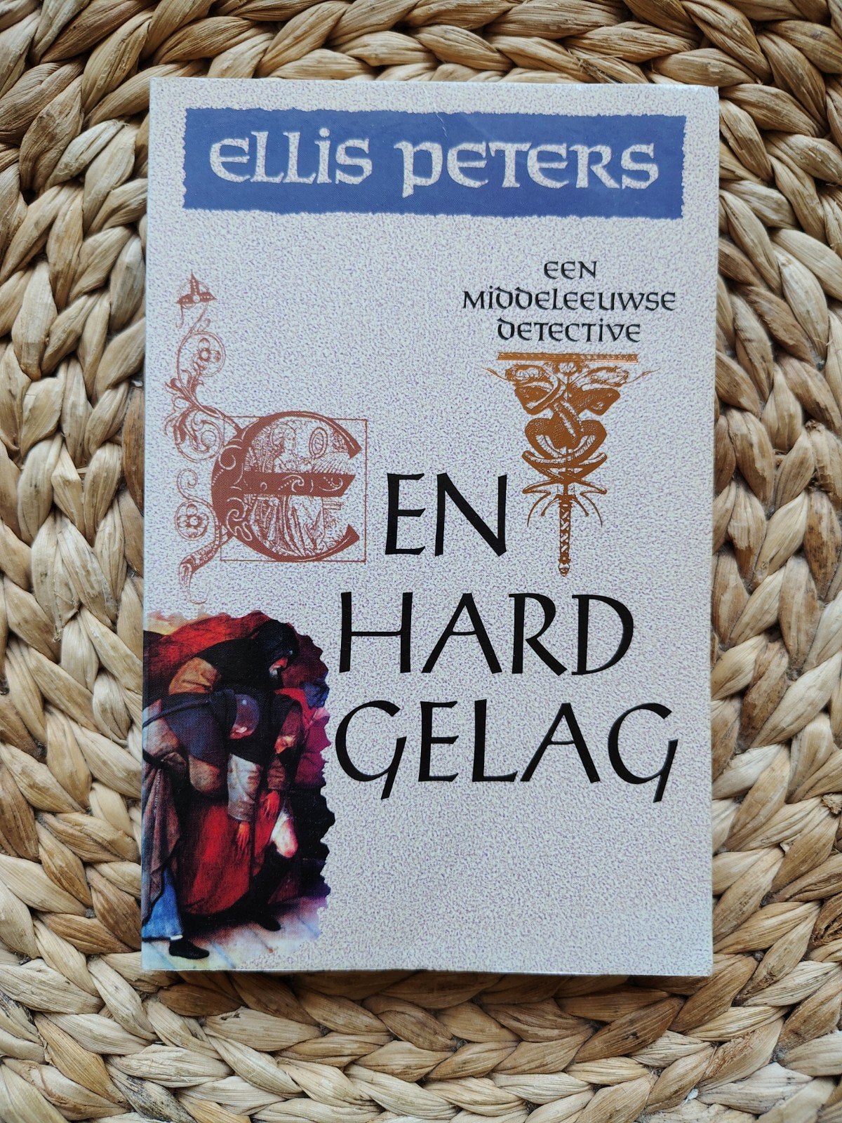 Ellis Peters - Een hard gelag, Ophalen of Verzenden, Gelezen