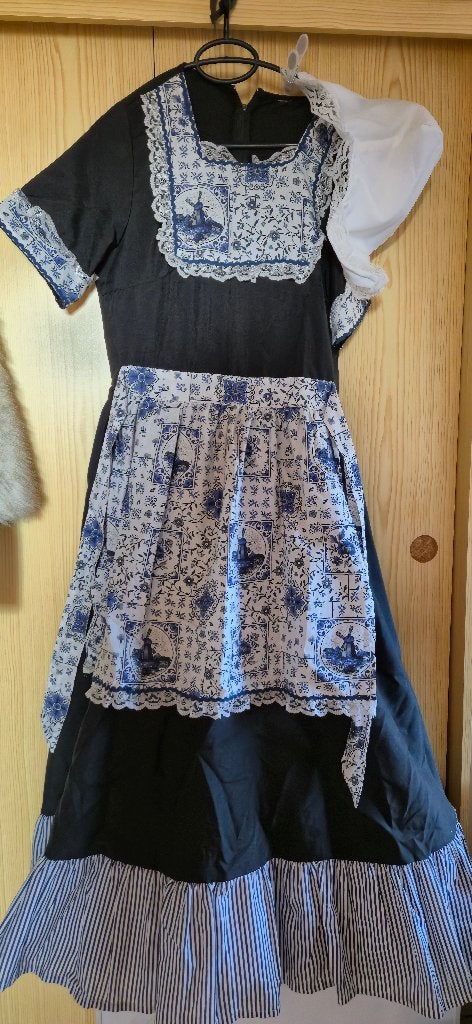 Diverse carnavalspakken + accessoires, Ophalen, Carnaval, Onbekend, Kleding