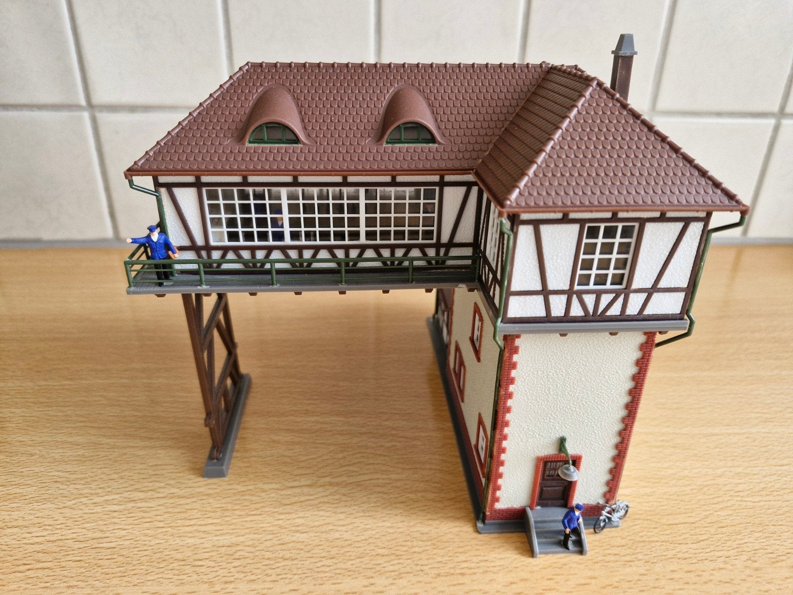 Faller H0 120125  Seinhuis + 120118 Interieur  modelsp, Gelijkstroom of Wisselstroom, Brug, Tunnel of Gebouw, Zo goed als nieuw