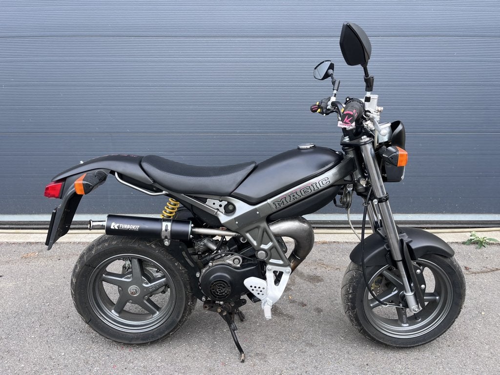 Suzuki street magic TR50, Fietsen en Brommers, Ophalen, Gebruikt, Maximaal 45 km/u, 49 cc