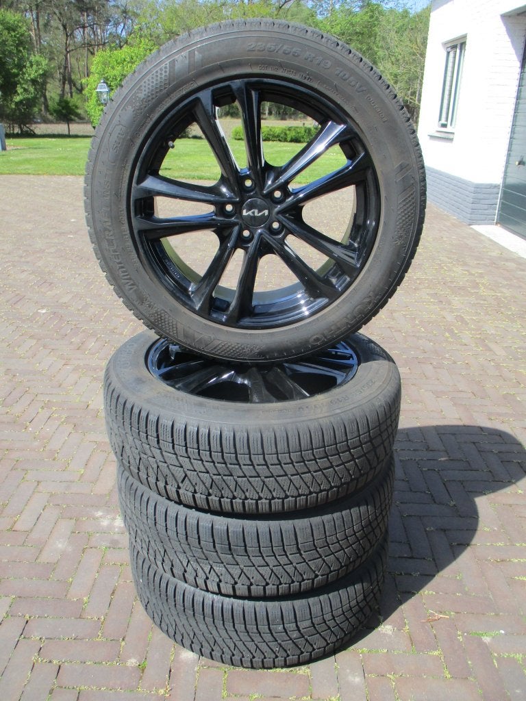 Originele Kia EV6 19 inch winterbanden tpms NIEUWST tpms, 19 inch, Gebruikt, Banden en Velgen, 235 mm