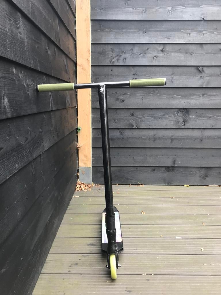 Custom stuntstep, Fietsen en Brommers, Steps, Zo goed als nieuw, Gewone step, Ophalen