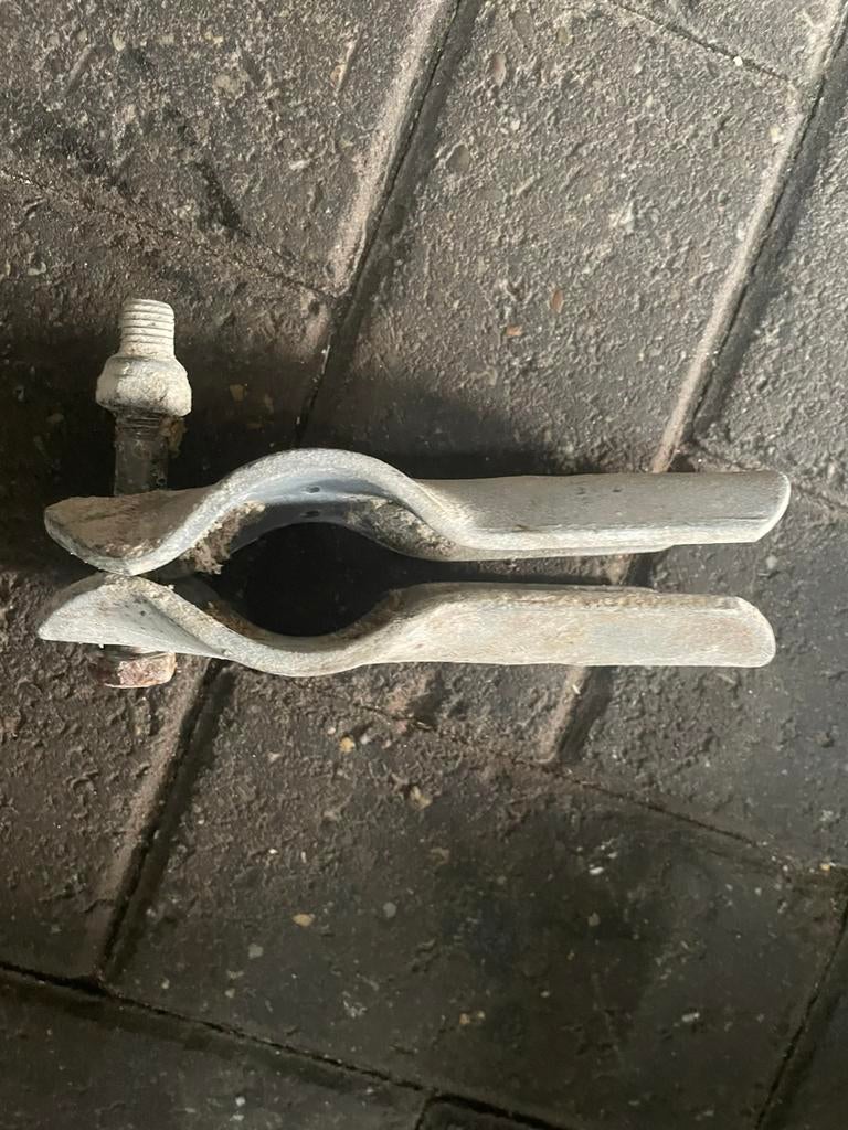Grote hoeveelheid T-klemmen gegalvaniseerd, Dieren en Toebehoren, Ophalen of Verzenden, Gebruikt, Overige soorten