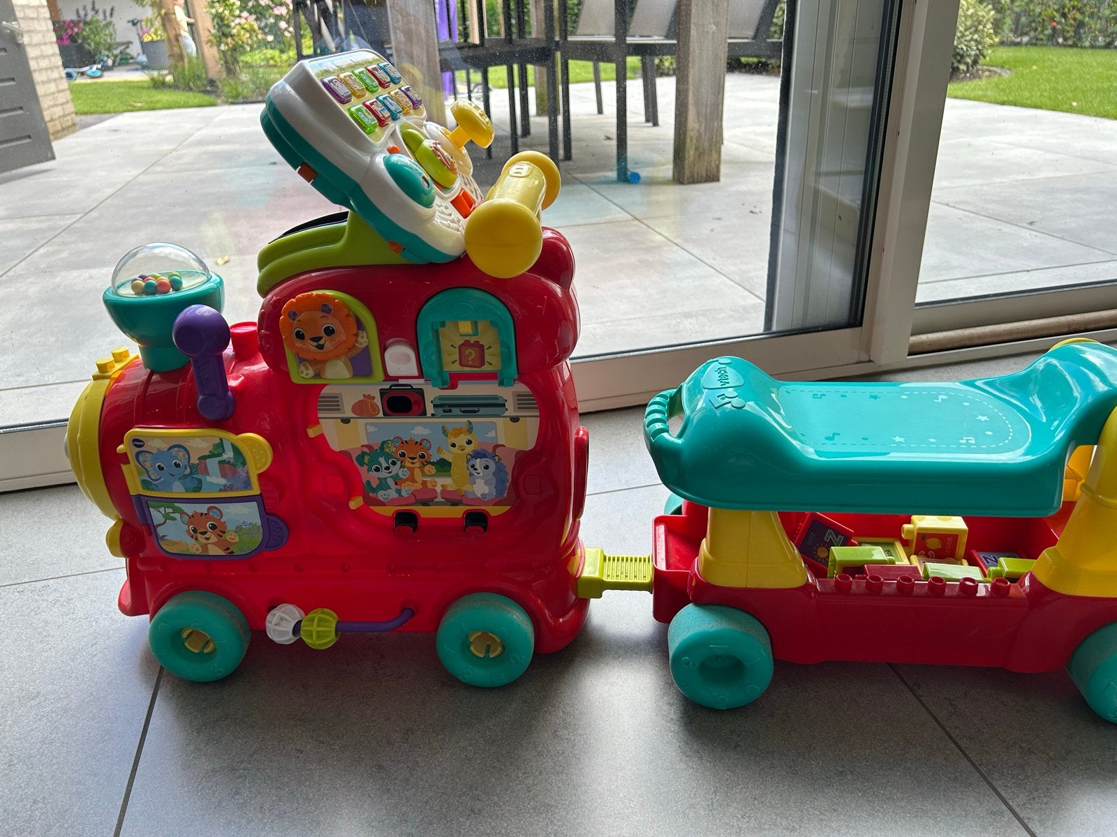 VTech Rij & Leer Letterlocomotief met 11 letterblokjes, Ophalen, Gebruikt, Overige typen, Met licht