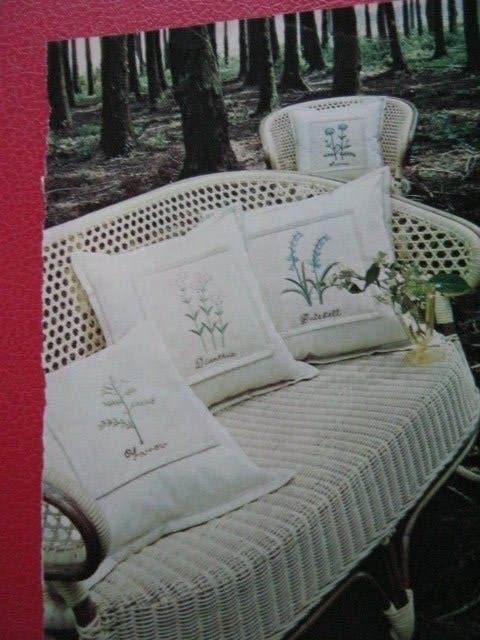 Borduurpatroon  Veldbloemen op kussen nr 1311 do, Verzenden, Nieuw, Handborduren, Patroon