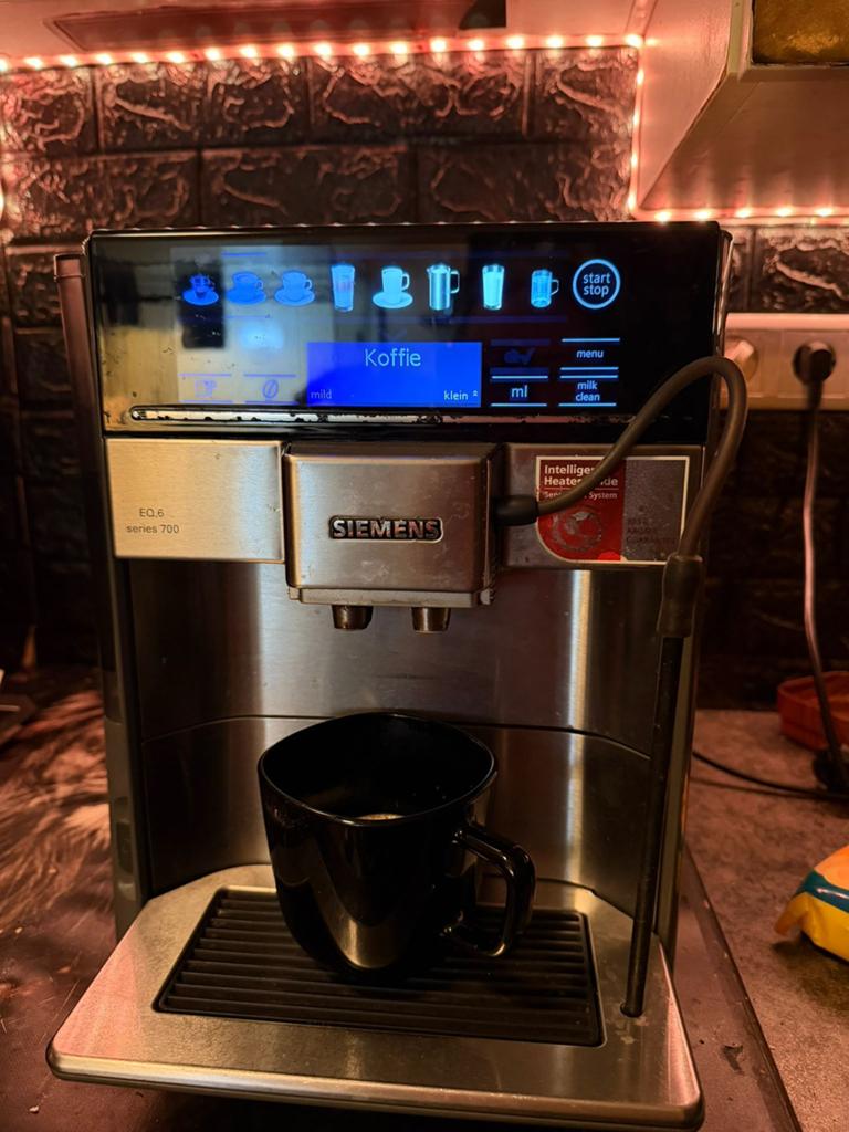 Siemens EQ 6 S700, Ophalen, Zo goed als nieuw, Koffiemachine