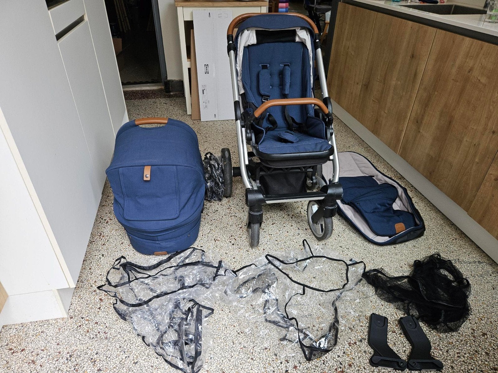 Mutsy Nio kinderwagen met reiswieg en accessoires, Ophalen, Gebruikt, Combiwagen, Met reiswieg