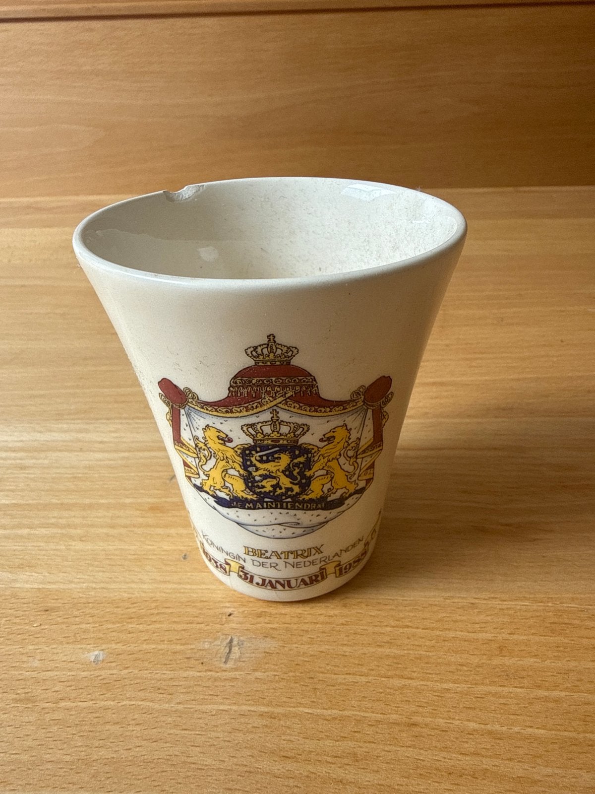 Beatrix Koningin der Nederlanden 1938-1988 Beker, Ophalen of Verzenden, Gebruikt, Servies