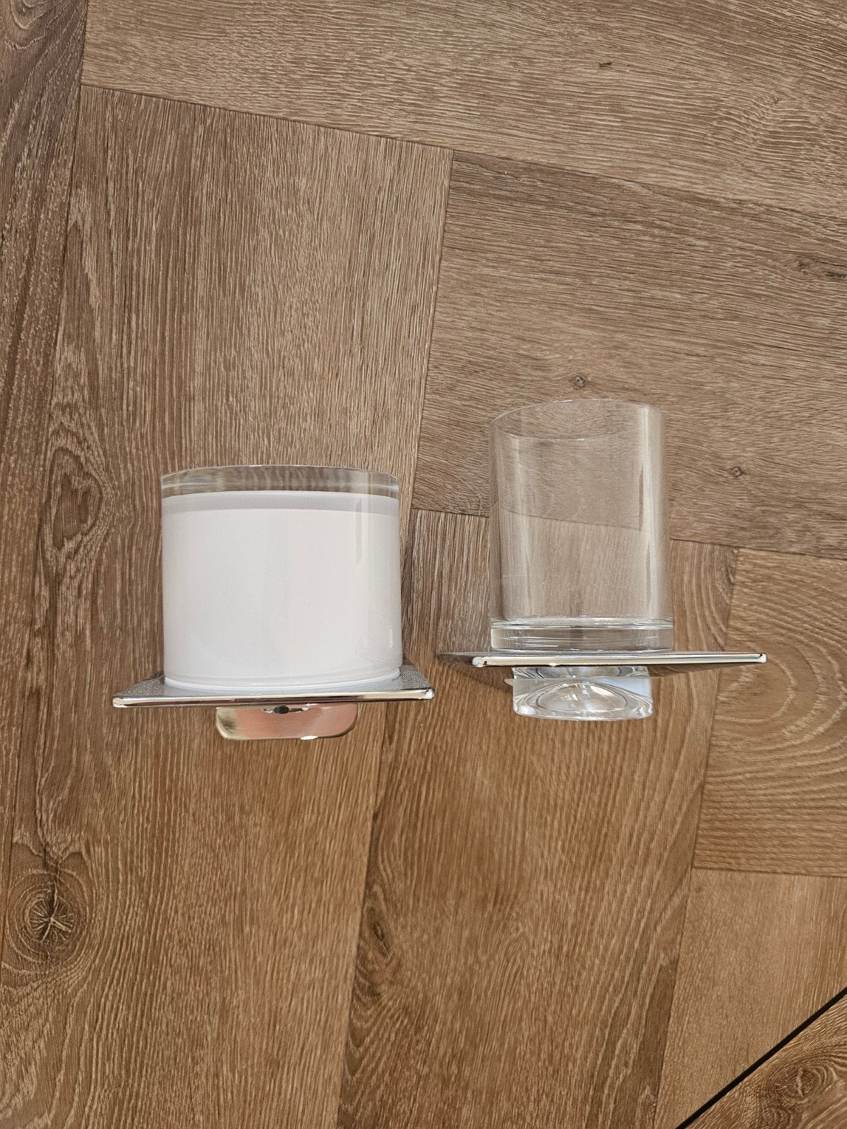 Emco art zeepdispenser en glashouder chroom NIEUW, Ophalen of Verzenden, Nieuw, Wit, Overige typen