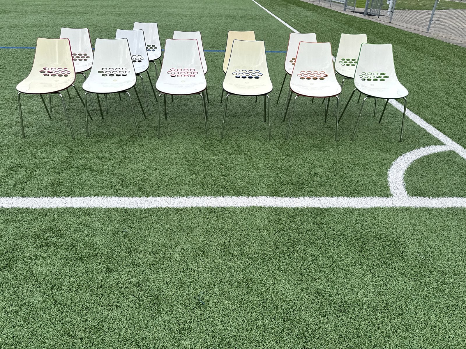 Set van 13 Calligaris Jam stoelen - diverse kleuren, Ophalen, Kunststof, Gebruikt, Overige kleuren