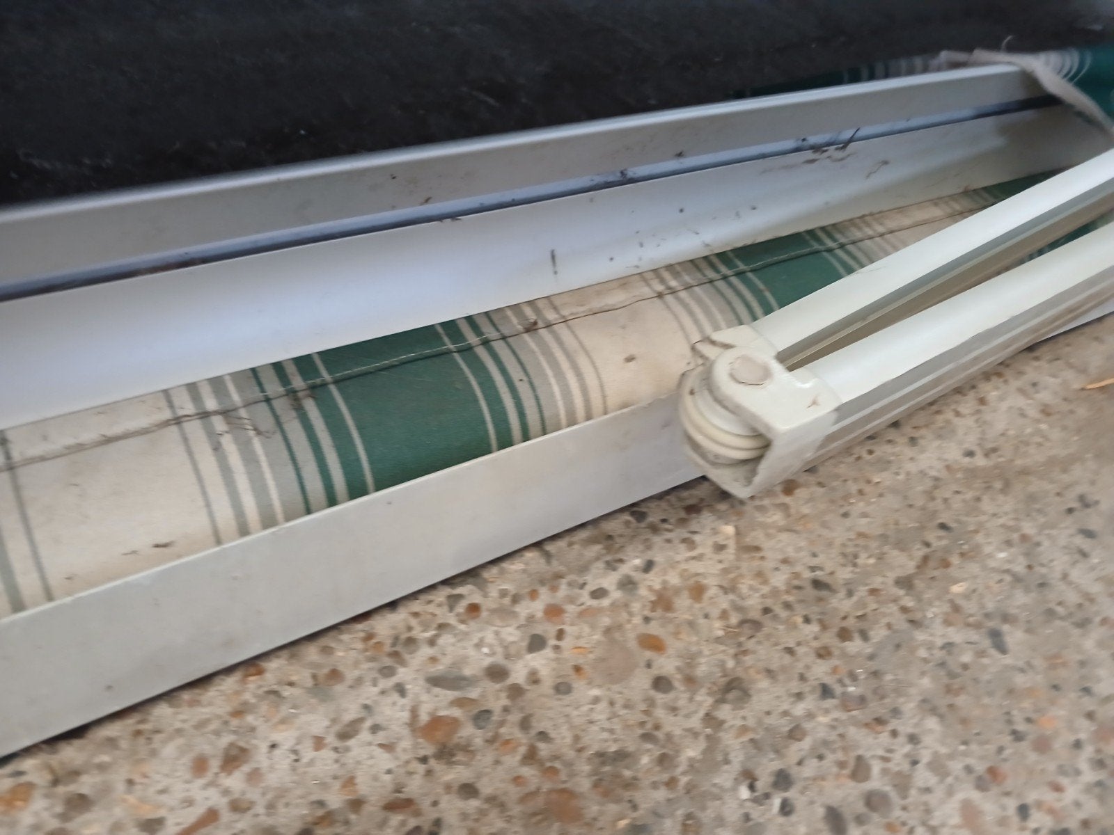 1 x zonnescherm handbediend 400 x 250., Ophalen