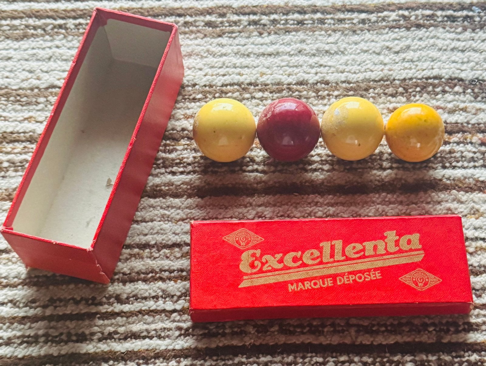Te Koop:  vier oude originele biljartballen, Ophalen of Verzenden, Zo goed als nieuw