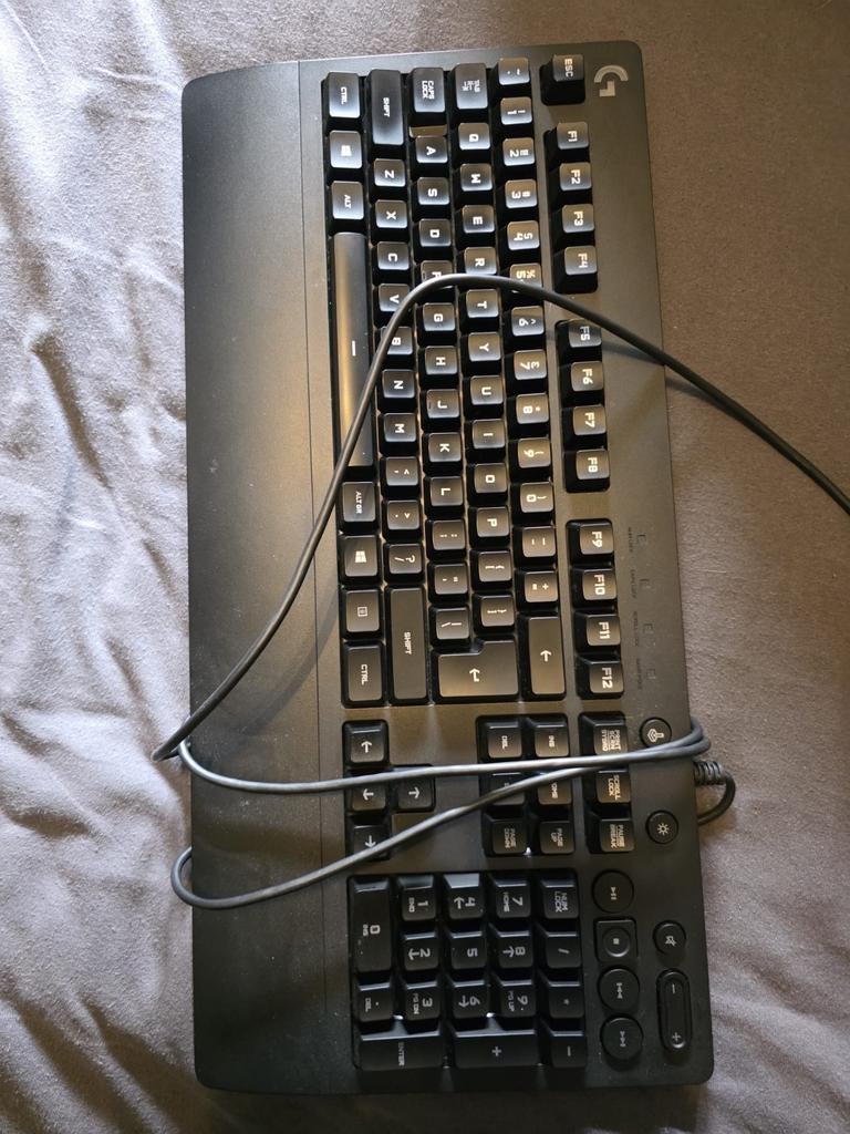 Logitech G213, Ophalen of Verzenden, Zo goed als nieuw