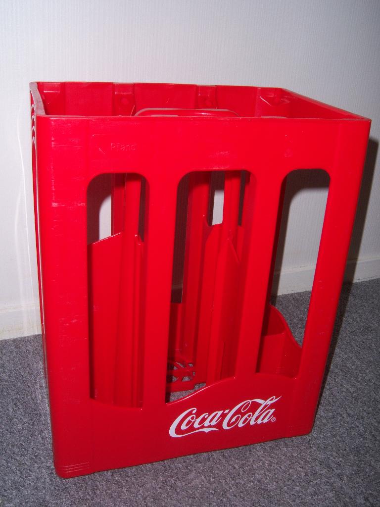 > > Gave originele Coca Cola krat voor 1,5 lt. flessen < <, Ophalen of Verzenden, Zo goed als nieuw, Gebruiksvoorwerp