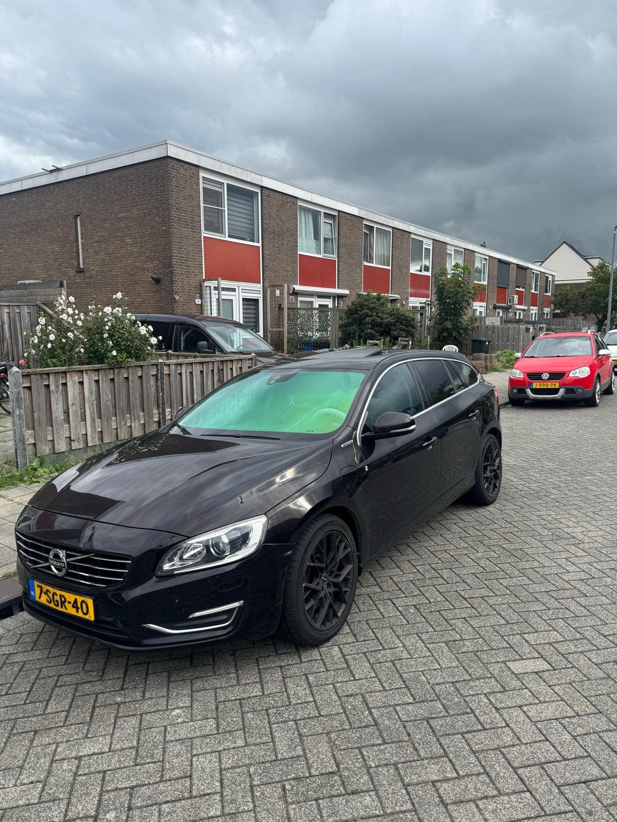 Volvo V60 D6 Plug-in Hybrid 2013 Zwart, 1849 kg, 1800 kg, Zwart, Particulier