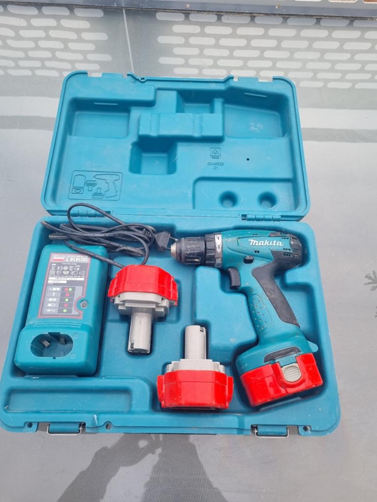 Makita Boormachine Set met 3 Accu's, Lader en Koffer, Doe-het-zelf en Verbouw, Gereedschap | Boormachines, Ophalen of Verzenden