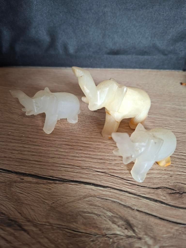 Set van 3 handgesneden onyx olifantjes - Gelukssymbool, Huis en Inrichting, Woonaccessoires | Overige, Ophalen of Verzenden