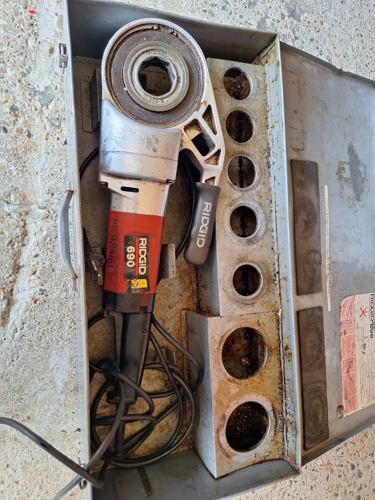 Ridgid 690 draadsnijmachine met verloopring
Zonder blokken., Ophalen, Gebruikt