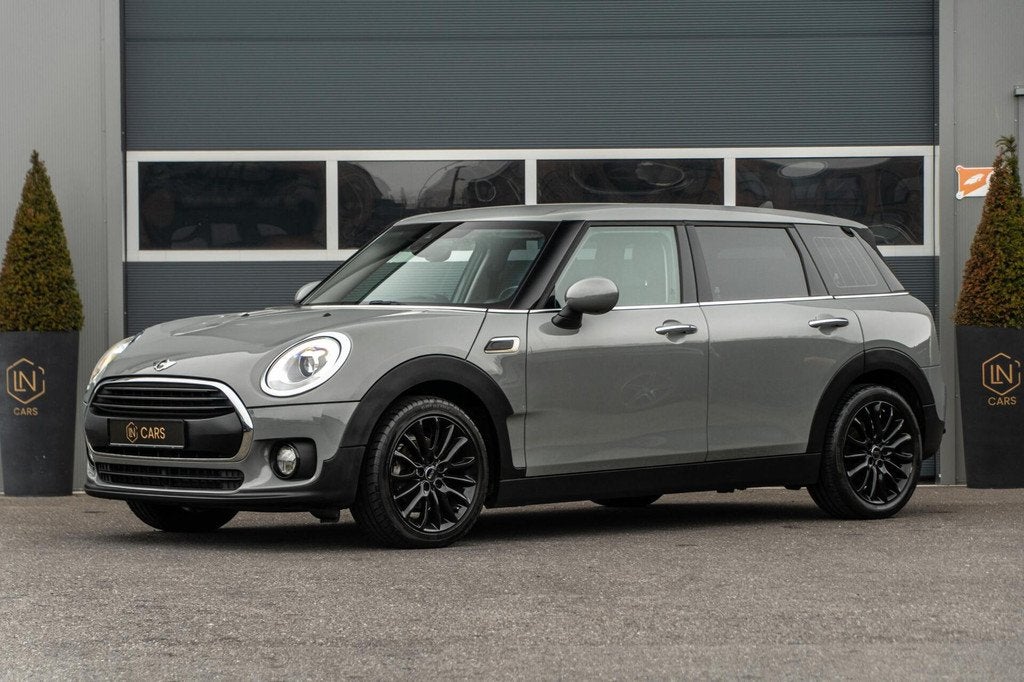 Mini Clubman 1.5 One Chili Serious Business | MOONWALK GREY, Auto's, Voorwielaandrijving, Stof, Gebruikt, Met garantie (alle)