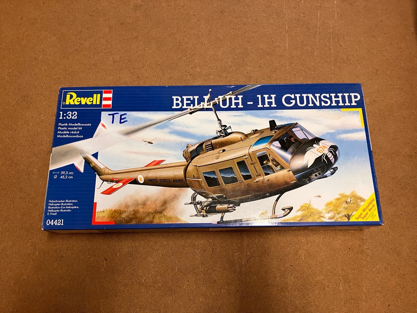 Revell Bell UH-1H Gunship Modelbouw Helikopter 1:32, Nieuw, Ophalen of Verzenden, Groter dan 1:72, Revell