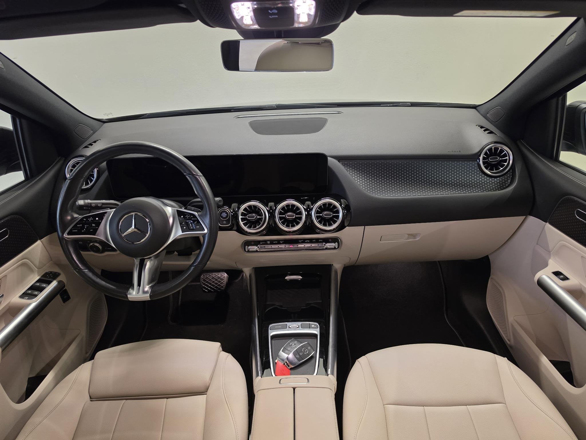 Mercedes-Benz B-klasse 180 Luxury Line | Trekhaak | LED | Le, Auto's, 745 kg, 136 pk, 4 cilinders, Met garantie (alle)