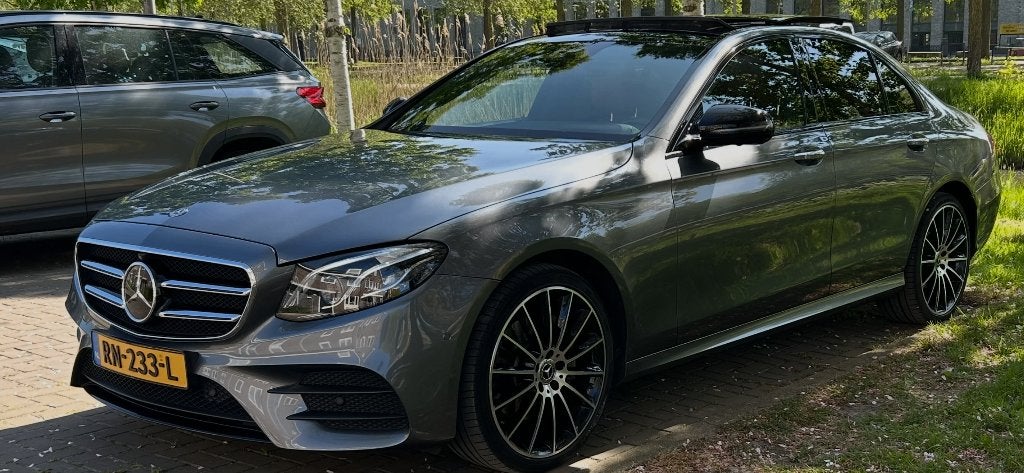 Mercedes-Benz E-Klasse 2.0 E220 D Sedan AUT 2018 Grijs, Auto's, Mercedes-Benz, Automaat, Achterwielaandrijving, 4 cilinders, 23 km/l