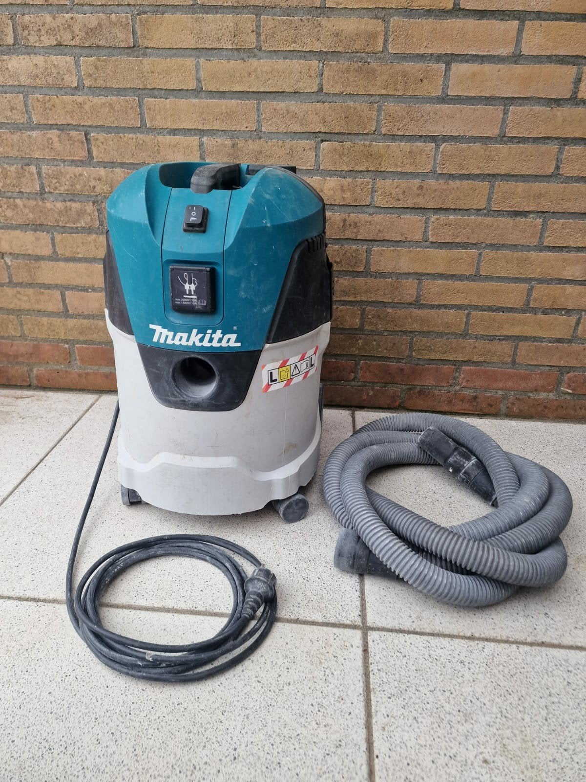 Makita VC2512L Industriële Stofzuiger - Gebruikt, Ophalen, Inclusief accessoires, Gebruikt, Industriële stofzuiger