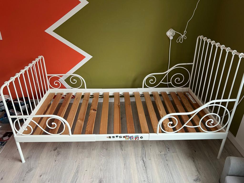 Ikea Minnen meegroeibed, Ophalen, 70 tot 85 cm, Zo goed als nieuw, Lattenbodem