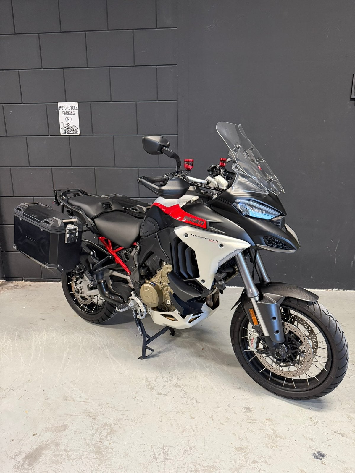 Ducati Multistrada V4 rally - Full option - BTW motor, Motoren, Bedrijf