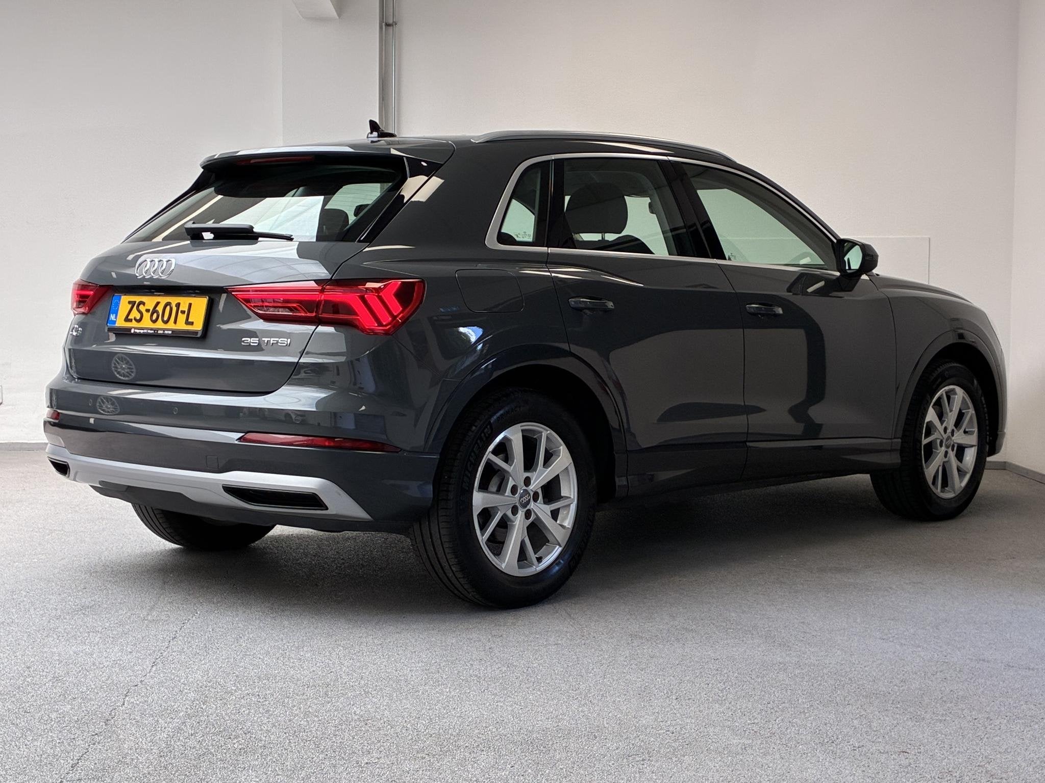Audi Q3 35 TFSI Pro Line | MATRIX | ALCANTARA | CARPLAY |, Auto's, 4 cilinders, Bedrijf, 1470 kg, Automatische klimaatregeling