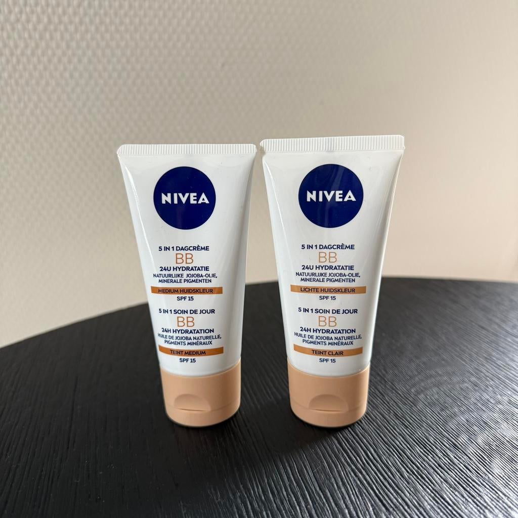 Nieuw NIVEA 5 in 1 dagcreme BB cream licht en medium 50 ml, Ophalen of Verzenden, Nieuw, Gehele gezicht