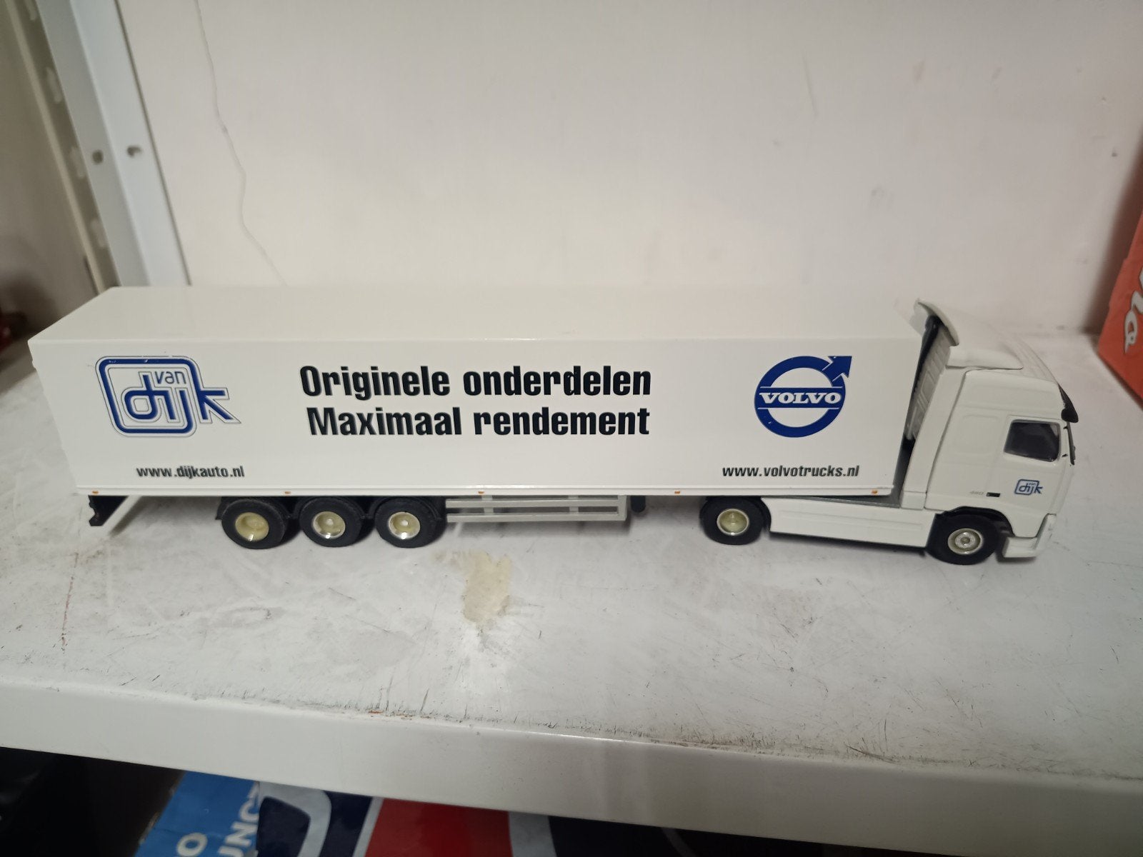 Volvo vrachtwagen met oplegger - Van Dijk Auto, Overige merken, 1:32 tot 1:50, Ophalen of Verzenden, Zo goed als nieuw