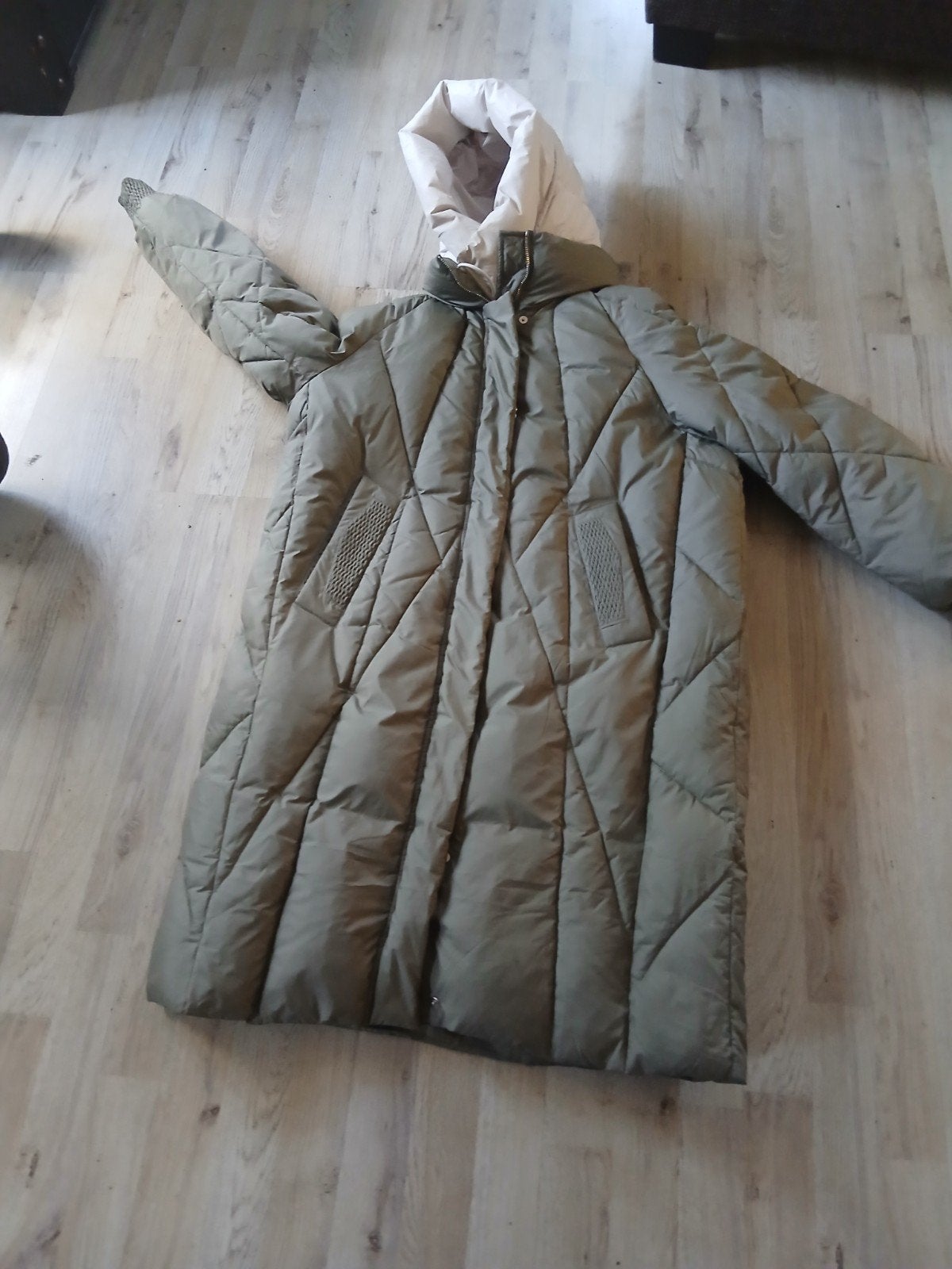 Lange gewatteerde jas met capuchon - SVINID, Beige, Maat 46/48 (XL) of groter, Ophalen of Verzenden, Zo goed als nieuw