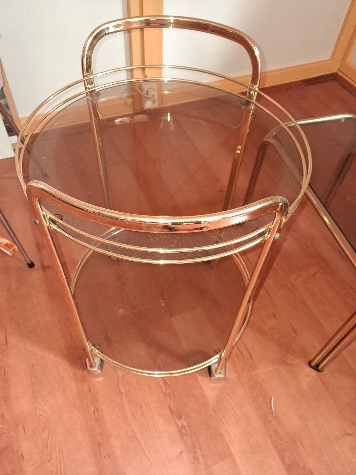 te koop serveerwagen en bijzettafel,  koperkleurig, Ophalen, Rond, Minder dan 55 cm, 45 tot 60 cm