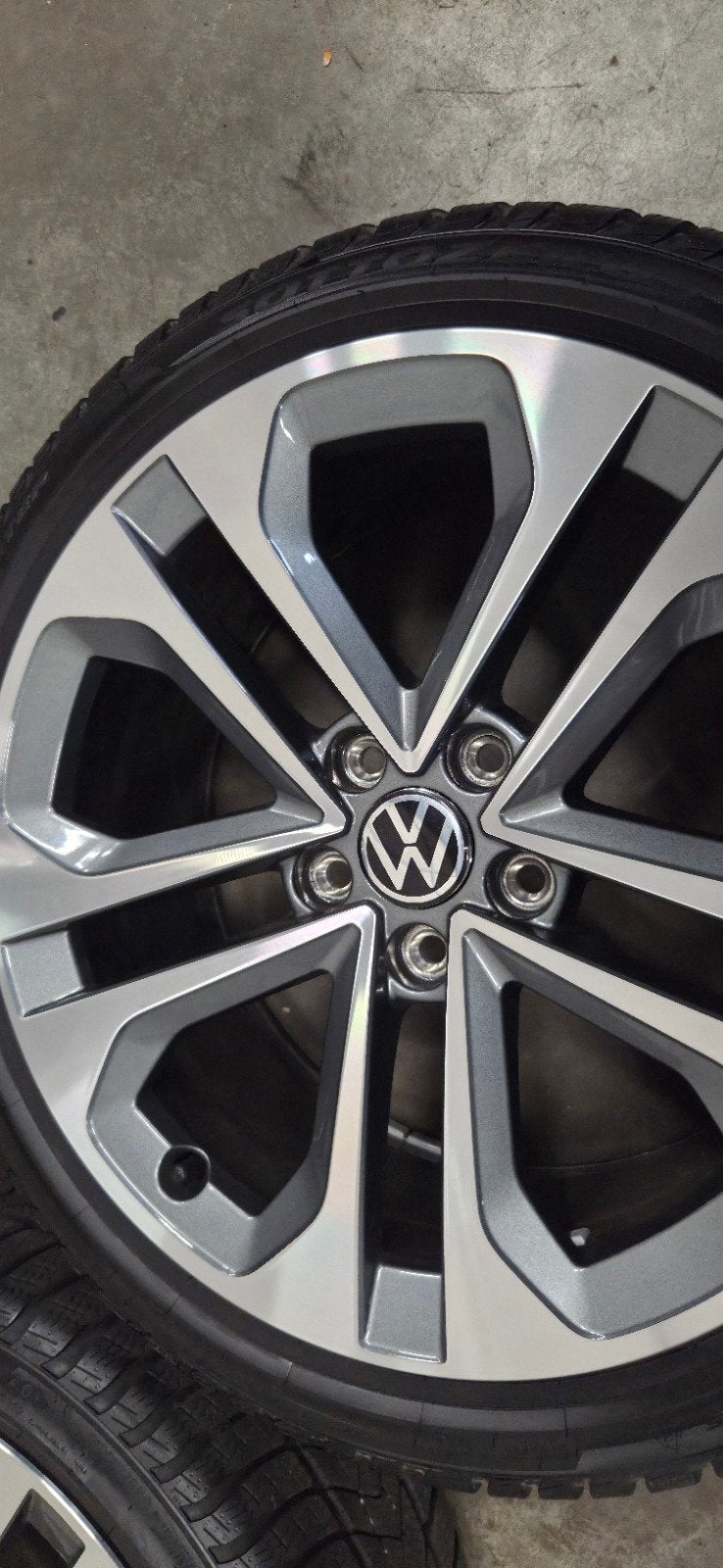 Foto 16 van 18" Audi A3 S3 VW Golf Seat Leon velgen winterbanden zgan