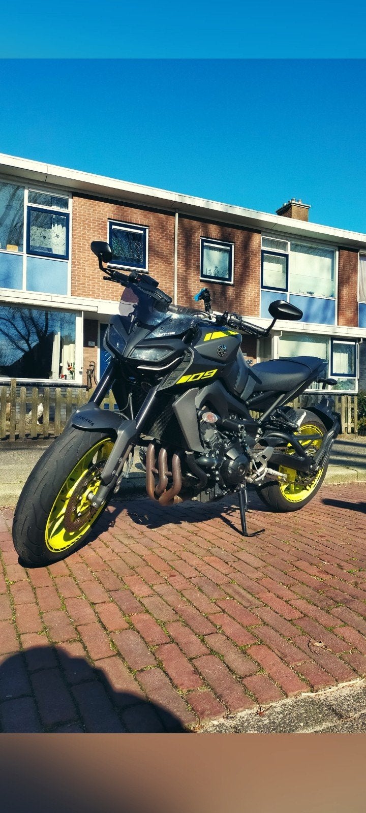 Yamaha MT-09 matgrijs/fluorgele uitvoering – Akrapovic, 3 cilinders, Particulier, 847 cc, Naked bike