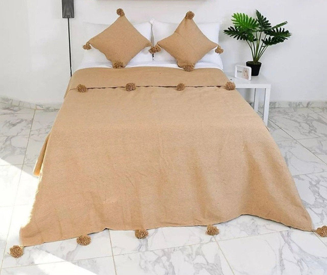 Marokkaanse deken met pompons 2 kussens - Beige 2 persoons, Ophalen of Verzenden, Nieuw