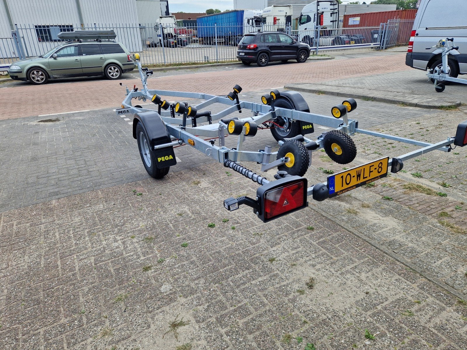 Pega V1150/600  met een 1350KG as Nieuw!!!!, Watersport en Boten, Minder dan 1500 kg, Verstelbare verlichting, 6 tot 9 meter, Overige typen