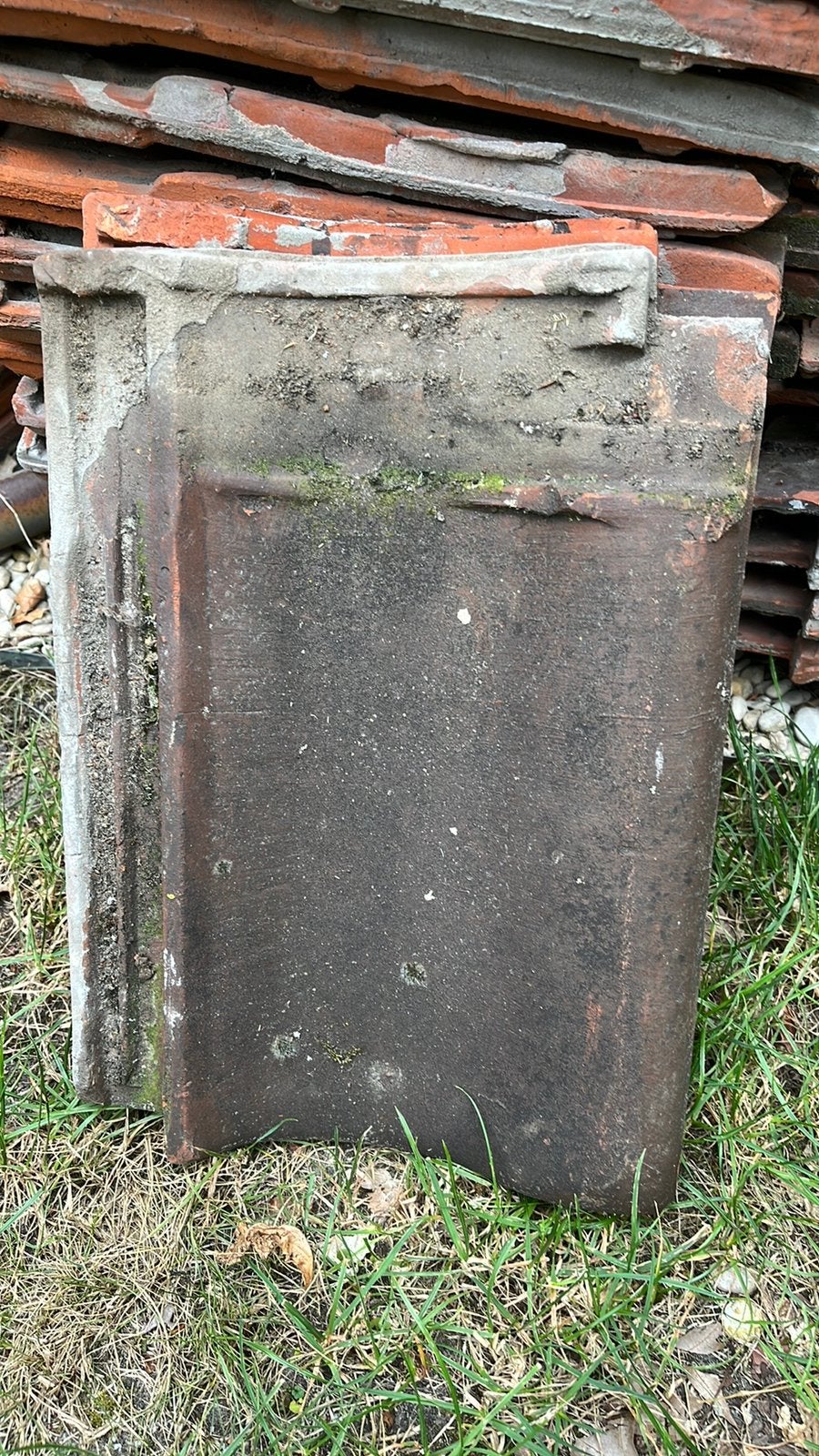 Goede VHV dakpannen ruim 100 stuks, Ophalen, Steen of Klei, 5 tot 10 m², Zo goed als nieuw