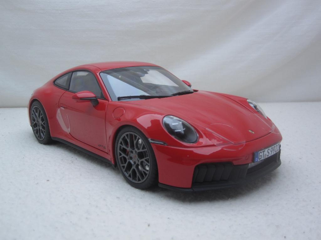 Porsche 911 / 992 Carrera 4 GTS 2024 Rood  1:18 Norev, Ophalen of Verzenden, Nieuw, Auto, Norev