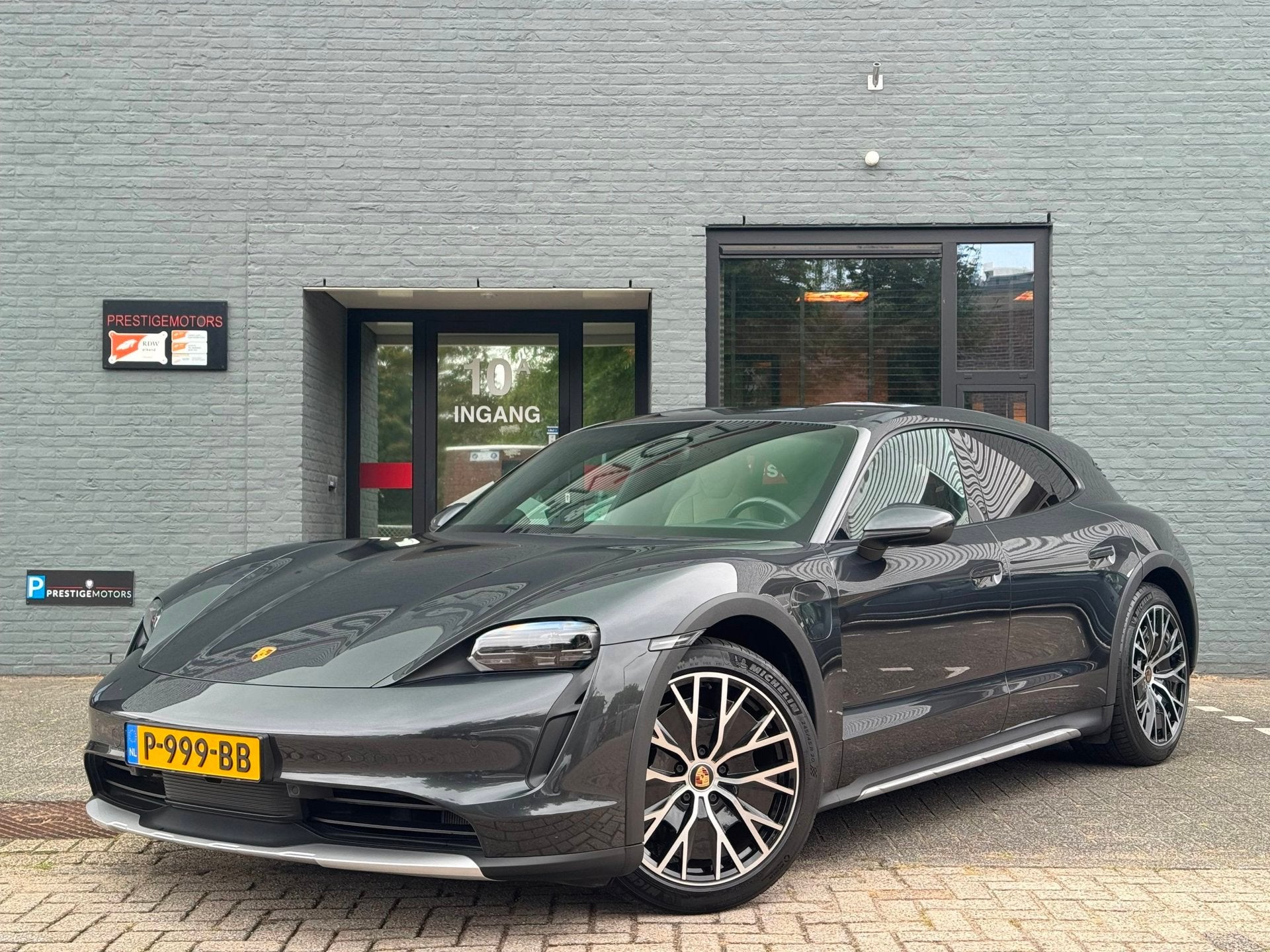 Porsche Taycan Cross Turismo 4 Luchtvering | Warmtepomp | 93, Auto's, Automaat, Dealer onderhouden, Beige, 110 €/maand