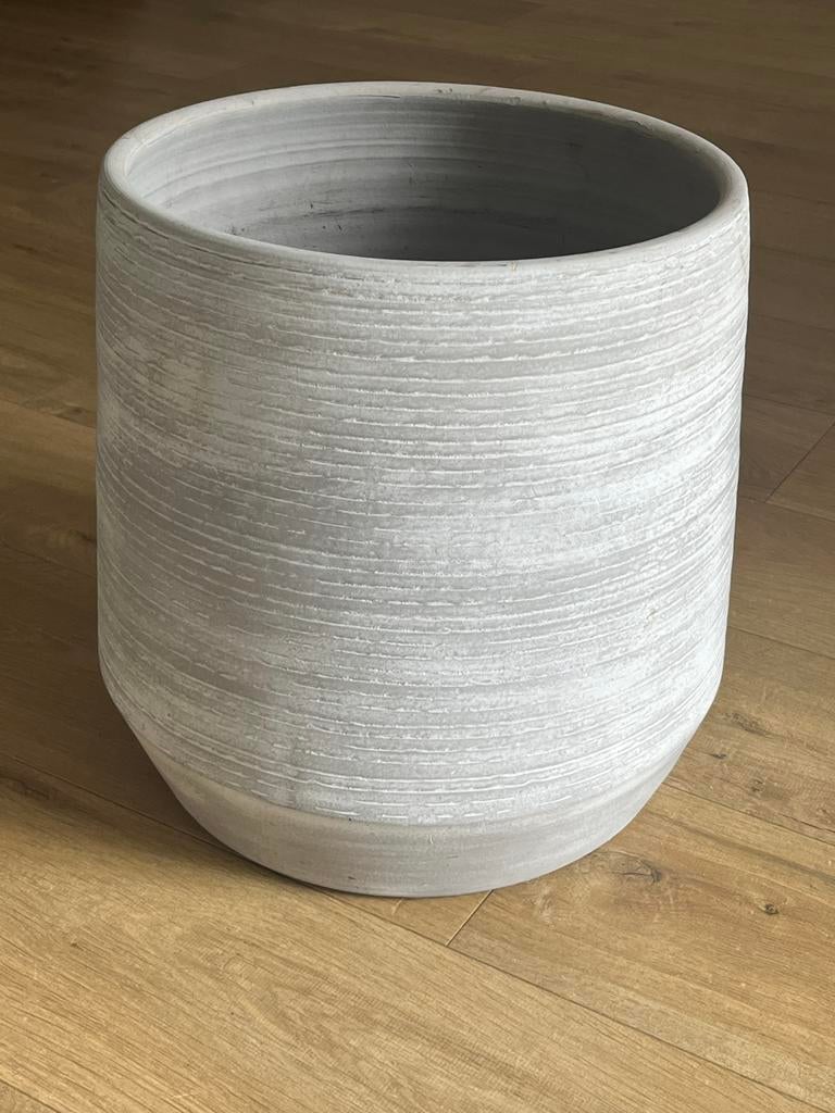 Grote grijze bloempot, Tuin en Terras, Bloempotten, Rond, Binnen, Zo goed als nieuw, Minder dan 40 cm