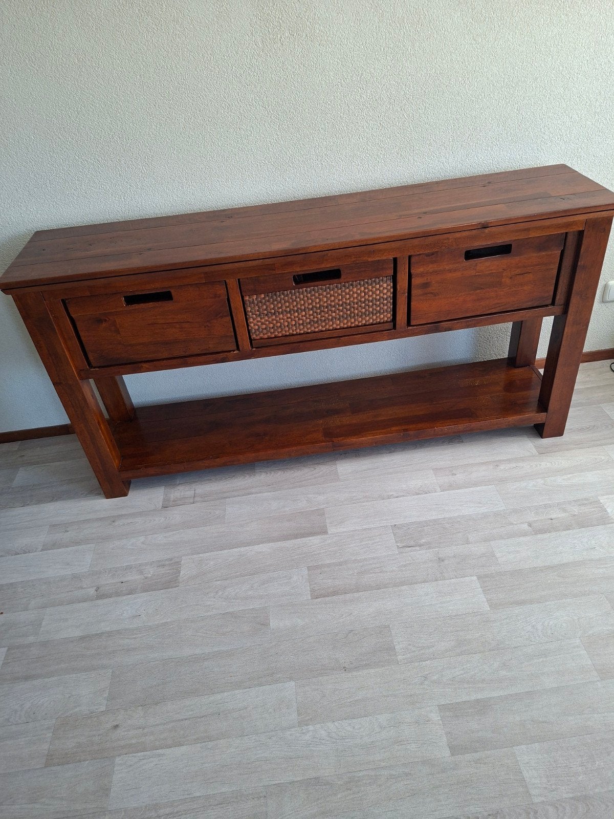 Mooie sidetable met 3 manden - op 2 manieren te gebruiken, Huis en Inrichting, Tafels | Sidetables, Ophalen, Gebruikt, Overige materialen